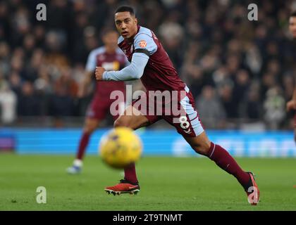London, Großbritannien. November 2023. Youri Tielemans aus Aston Villa während des Premier League Spiels im Tottenham Hotspur Stadium in London. Der Bildnachweis sollte lauten: Paul Terry/Sportimage Credit: Sportimage Ltd/Alamy Live News Stockfoto