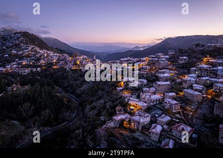 Dimitsana Dorf, Arcadia, Griechenland bei Sonnenuntergang Stockfoto