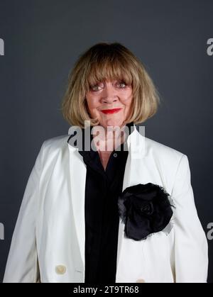 Amanda Barrie im Oldie des Jahres 2023 23-11-23 Stockfoto