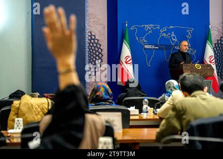 Wöchentlicher Presser des Sprechers des iranischen Außenministeriums Nasser Kanaani am 27. November in Teheran, Gebäude des Außenministeriums. Teheran Teheran Iran Copyright: Xmohsenxrezaeix DSC00692 Stockfoto