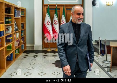 Wöchentlicher Presser des Sprechers des iranischen Außenministeriums Nasser Kanaani am 27. November in Teheran, Gebäude des Außenministeriums. Teheran Teheran Iran Copyright: Xmohsenxrezaeix DSC00710 Credit: Imago/Alamy Live News Stockfoto