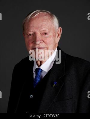 Julian Glover bei der Oldie des Jahres 2023, 23.11.23 Stockfoto