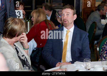 Ruoty mit Richard Cadell im Oldie des Jahres 2023, 23.11.23 Stockfoto