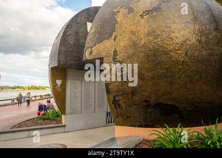 Cracked Earth - Ein World Apart World war 2 Monument in Savannah Georgia Stockfoto