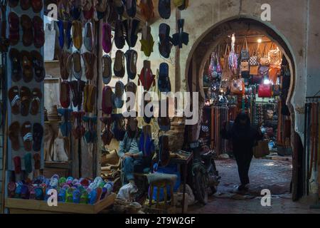 Nordafrika. Marokko. Marrakesch. Eine Straße in den Souks der Medina Stockfoto