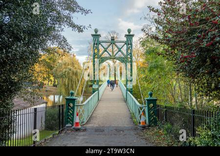 Hängebrücke über den Fluss Severn, Shrewsbury, Shropshire, England Stockfoto