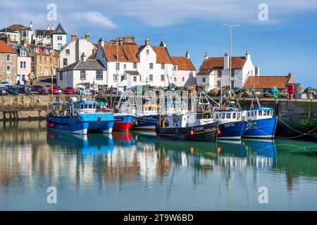 Fischerboote in Pittenweem Hafen in East Neuk of Fife, Schottland, Vereinigtes Königreich Stockfoto