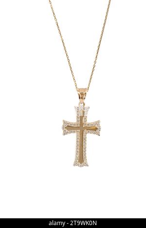 Goldenes religiöses Kreuz an der Kette, isoliert auf weißem Hintergrund Bester Schmuck Anhänger und Ohrringe Set. Schmuckkomposition. Symbol der Liebe. Stockfoto