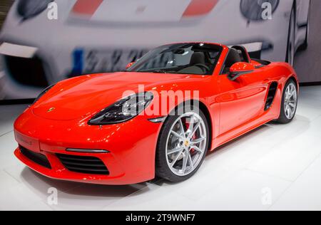 Sportwagen Porsche 718 Boxster S auf dem Internationalen Automobilsalon in Genf. Schweiz - 2. März 2016. Stockfoto