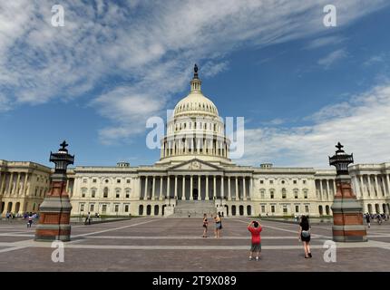 Washington, DC - 1. Juni 2018: Menschen in der Nähe des Kapitols der Vereinigten Staaten. Stockfoto