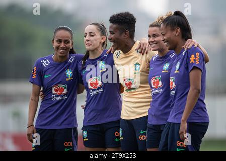 Sao Paulo, Sao Paulo, Brasilien. November 2023. Sao Paulo (SP), 27/2023 - TRAINING/AUSWAHL DER FRAUEN - Training der brasilianischen Frauen-Fußballmannschaft am Nachmittag dieses Montag, 27. November 2023, im CT Joaquim Grava, in Sao Paulo-SP. Die Mannschaft bereitet sich auf zwei Freundschaftsspiele gegen die japanische Nationalmannschaft vor. (Kreditbild: © Ronaldo Barreto/TheNEWS2 via ZUMA Press Wire) NUR REDAKTIONELLE VERWENDUNG! Nicht für kommerzielle ZWECKE! Stockfoto