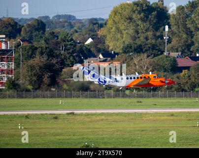 Flughafen Düsseldorf, D-CFME FCS, Flight Calibration Services Beechcraft 350 Super King Air, Spezialflugzeug für die Messung von Navigationssystemen bei ai Stockfoto