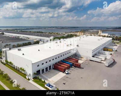 Luftaufnahme der Distributionslager in Miami, Florida, USA Stockfoto