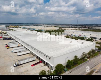 Luftaufnahme der Distributionslager in Miami, Florida, USA Stockfoto