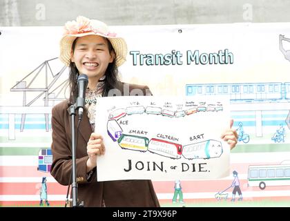 Berkeley, KALIFORNIEN - 30. September 2023: Telegraph for People Alfred TWU spricht bei einer Transit Rally vor der BART-Station Downtown Berkeley. Stockfoto