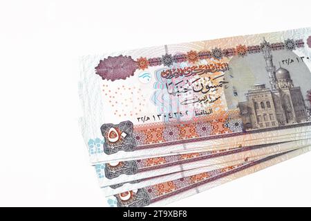 Die Vorderseite der Banknotenserie 50 LE Fifty Egyptian Pounds 2001 zeigt die Abu-Hurayba-Moschee (Qijmas al-Ishaqi-Moschee), selektiver Fokus der ägyptischen M Stockfoto