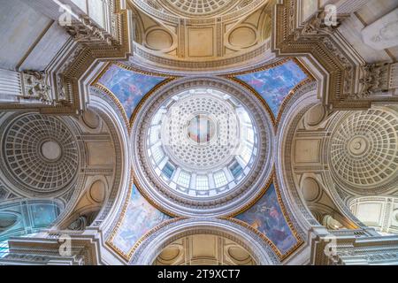 Dekorative und bemalte Decke des Pantheon in Paris, Frankreich Stockfoto