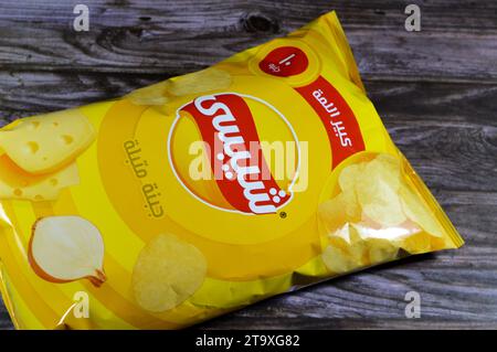 Kairo, Ägypten, 28. Oktober 2023: Chipsy Potato Chips, dünne Kartoffelscheibe, die frittiert, gebacken oder an der Luft frittiert wurde, bis sie knusprig ist Stockfoto