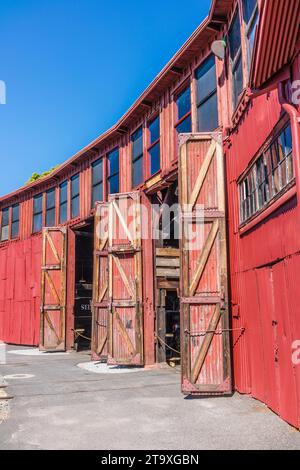 Sierra Railroad stellt Eisenbahngleise aus dem Rundhaus in Jamestown, Kalifornien, her. Stockfoto