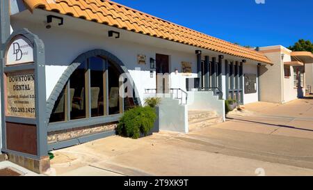 Erkundung des historischen Viertels von BOULDER City - BOULDER CITY, USA - 31. OKTOBER 2023 Stockfoto