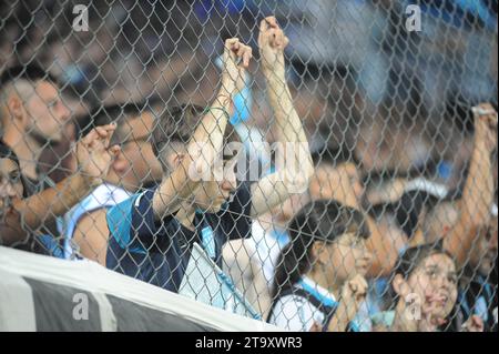 Avellaneda, Argentinien. November 2023. Racing Club Fans während des Spiels zwischen Racing Club und Belgrano (CBA.). Quelle: Workphotoagencia/Alamy Live News Stockfoto