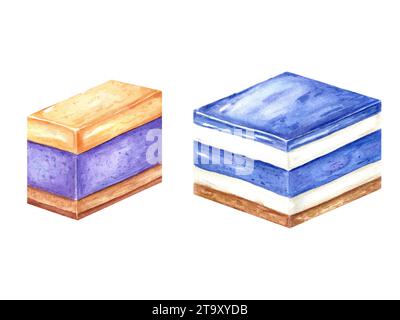 Quadratischer Kuchen mit Beeren-Joghurt-Creme. Weiße und blaue Mousse. Dessert mit violetter und gelber Creme. Ein Stück Käsekuchen, Pudding, Tarte. Stockfoto