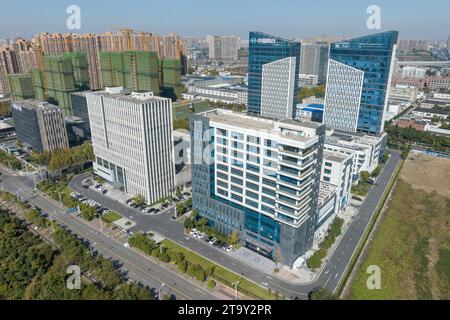 HEFEI, CHINA - 7. NOVEMBER 2023 - Luftaufnahme am 7. November 2023 vom Industriekooperat des Jangtse-Delta G60, Wissenschafts- und Innovationskorridors Stockfoto