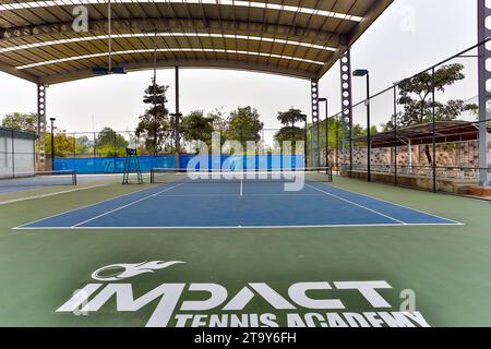 Bangkok, Thailand - 10. Februar 2015: Tennisplatz an der Impact Tennis Academy in Bangkok, Thailand. Stockfoto