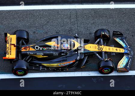 Abu Dhabi, Abu Dhabi. November 2023. Oscar Piastri (aus) McLaren MCL60. 28.11.2023. Formel-1-Test, Yas Marina Circuit, Abu Dhabi, Dienstag. Das Foto sollte lauten: XPB/Press Association Images. Quelle: XPB Images Ltd/Alamy Live News Stockfoto