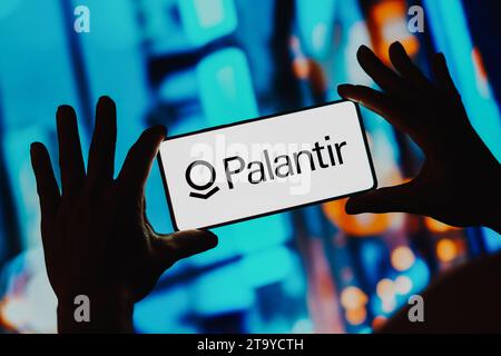 Brasilien. November 2023. In dieser Abbildung wird das Palantir Technologies Logo auf einem Smartphone-Bildschirm angezeigt. (Foto von Rafael Henrique/SOPA Images/SIPA USA) *** ausschließlich für redaktionelle Nachrichten *** Credit: SIPA USA/Alamy Live News Stockfoto