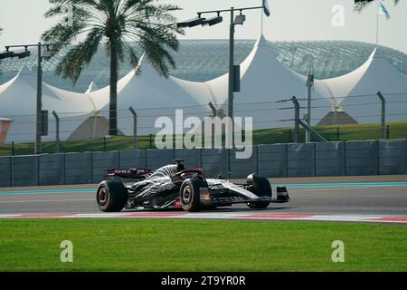 28. November 2023, Yas Marina Circuit, Abu Dhabi, Formel 1 Abu Dhabi Test 2023, im Bild Ayumu Iwasa (JPN), Scuderia AlphaTauri Stockfoto