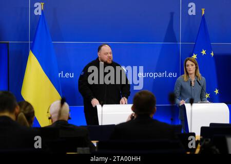 Brüssel, Belgien November 2023. Pressekonferenz der Präsidentin des Europäischen Parlaments Roberta Metsola und Ruslan STEFANCHUK, Sprecher des ukrainischen Parlaments (Werchowna Rada) am 28. November 2023 in Brüssel, Belgien. Quelle: ALEXANDROS MICHAILIDIS/Alamy Live News Stockfoto