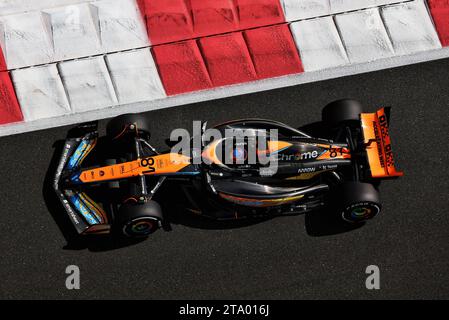 Abu Dhabi, Abu Dhabi. November 2023. Oscar Piastri (aus) McLaren MCL60. Formel-1-Test, Dienstag, 28. November 2023. Yas Marina Circuit, Abu Dhabi, VAE. Quelle: James Moy/Alamy Live News Stockfoto