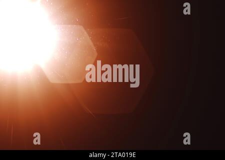 Echtes Licht und Streulichtschranken, kühle, warme Goldtönung Stockfoto