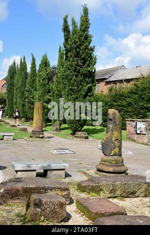 Chester Roman Gardens mit Überresten eines römischen Tempels im Historic District oder in der Altstadt von Chester England, Großbritannien Stockfoto