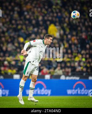 Dortmund, Deutschland. November 2023. Maximilian Wöber (BMG) Borussia Dortmund - Borussia Mönchengladbach 25.11.2023 Copyright (nur für journalistische Stockfoto