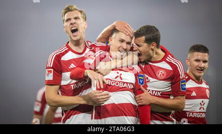 Düsseldorf, Deutschland. November 2023. Torjubel: Vincent Vermeij (F95) Felix Klaus (F95) Tim Oberdorf (F95) Christos Tzolis (F95) Fortuna Düsseldorf - Stockfoto