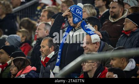 Düsseldorf, Deutschland. November 2023. Traurige S04 Fans Fortuna Düsseldorf - FC Schalke 04 25.11.2023 Copyright (nur für journalistische Zwecke) by Stockfoto