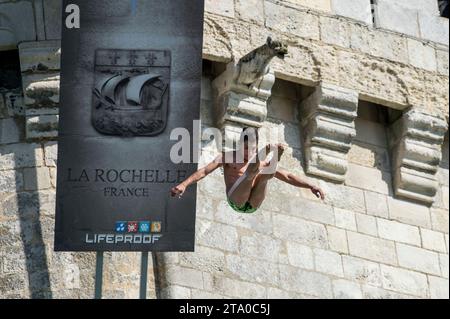 Jonathan PAREDES (MEX) während des Red Bull Cliff Diving 2015 in La Rochelle, Frankreich, am 17. Mai 2015. Foto Olivier Blanchet / DPPI Stockfoto