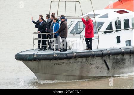 Ankunft des französischen Präsidenten Francois Hollande und des Ministers Segolene Royal nach dem Verlassen des alten Fregattschiffs L’Hermione vor Anker auf Aix Island; vor ihrer großen Reise in die USA in Fouras-Les-Bains, Frankreich am 18. april 2015 - Foto Olivier Blanchet / DPPI Stockfoto