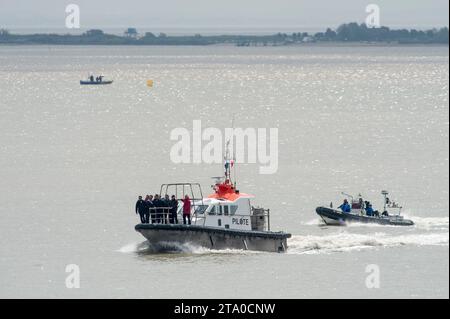 Ankunft des französischen Präsidenten Francois Hollande und des Ministers Segolene Royal nach dem Verlassen des alten Fregattschiffs L’Hermione vor Anker auf Aix Island; vor ihrer großen Reise in die USA in Fouras-Les-Bains, Frankreich am 18. april 2015 - Foto Olivier Blanchet / DPPI Stockfoto