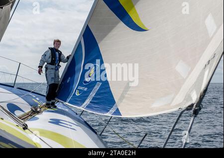 Der französische Kapitän Francois Gabart an Bord des IMOCA MACIF-Trainings für die Route du Rhum vor Port La Foret, Bretagne, am 19. juli 2014 - Foto Olivier Blanchet / DPPI Stockfoto