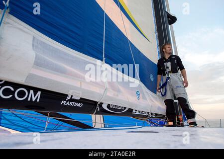 Der französische Kapitän Francois Gabart an Bord des IMOCA MACIF-Trainings für die Route du Rhum vor Port La Foret, Bretagne, am 19. juli 2014 - Foto Olivier Blanchet / DPPI Stockfoto