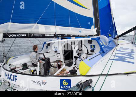Der französische Kapitän Francois Gabart an Bord des IMOCA MACIF-Trainings für die Route du Rhum vor Port La Foret, Bretagne, am 19. juli 2014 - Foto Olivier Blanchet / DPPI Stockfoto