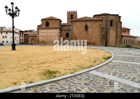 Ágreda, Kirche San Miguel (gotisch 15. Jahrhundert mit romanischem Turm aus dem 12. Jahrhundert). Soria, Castilla y León, Spanien. Stockfoto