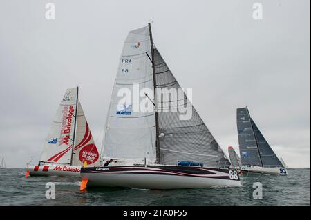 SEGELN - LES SABLES-HORTA-LES SABLES 2013 - CLASS 40 - START - LES SABLES D'OLONNE (FRA) - 04/07/2013 - FOTO OLIVIER BLANCHET/DPPI - CATHERINE POURRE/GOULVEN ROYER ( EARWEN-FRA88 ) Stockfoto