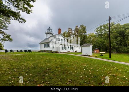 Mission Point Lighthouse, Leuchtturm aus dem Jahr 1870 an der nördlichen Spitze der Old Mission Peninsula, Traverse City, Peninsula Township, USA Stockfoto