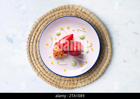 Piquillo Paprika gefüllt mit Kabeljau. Traditionelle spanische Tapa Stockfoto