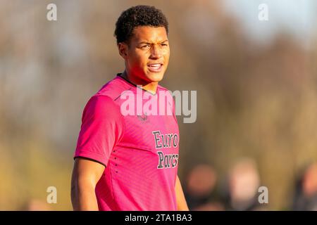 Rotterdam, Niederlande. November 2023. ROTTERDAM, NIEDERLANDE - 28. NOVEMBER: Ismail Ka of Feyenoord beim Spiel der Gruppe E - UEFA Youth League 2023/24 zwischen Feyenoord und Atletico Madrid im Sportkomplex Varkenoord am 28. November 2023 in Rotterdam, Niederlande. (Foto von Joris Verwijst/Orange Pictures) Credit: Orange Pics BV/Alamy Live News Stockfoto