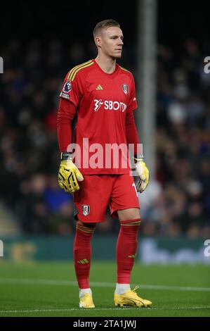 Bernd Leno von Fulham. - Fulham gegen Wolverhampton Wanderers, Premier League, Craven Cottage Stadium, London, Großbritannien - 27. November 2023. Nur redaktionelle Verwendung – es gelten Einschränkungen für DataCo. Stockfoto